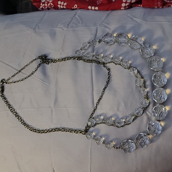 WENDY WILLIAMS CLEAR BEADED CHAIN DESIGN NECKLACE- SO PRETTY - Picture 4 of 4